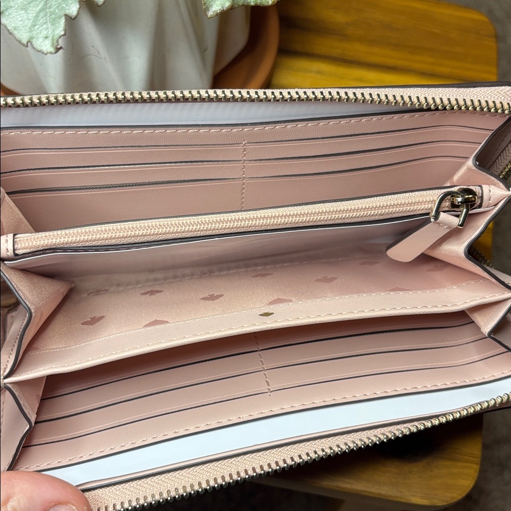 🌸♠️ Kate Spade Floral Wallet ♠️🌸 - Picture 3 of 8
